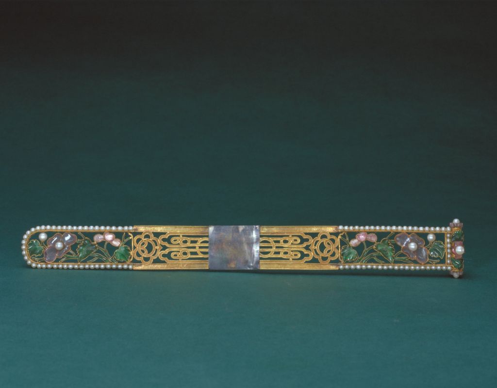 图片[1]-Gold hollow beaded stone square-China Archive